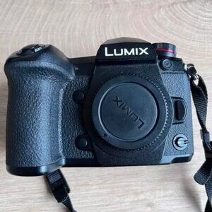 Panasonic Lumix DC-G9 20.3 MP Digital Camera Black